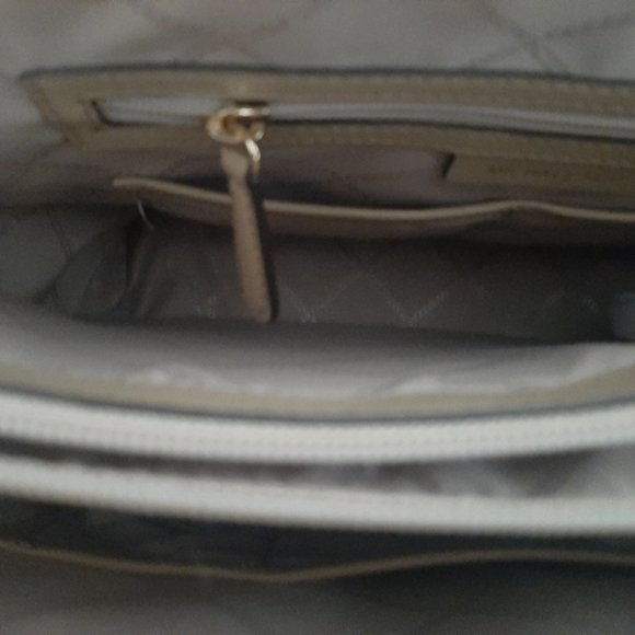 Michael Kors Voyager East / West Tote - Picture 5 of 10